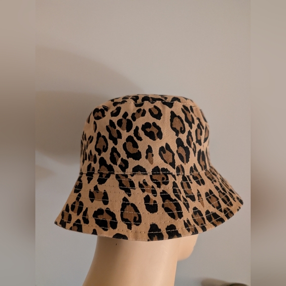 Kendall & Kylie Cheetah/leopard Bucket Hat. Best Price On Poshmark 💲 - Picture 6 of 8